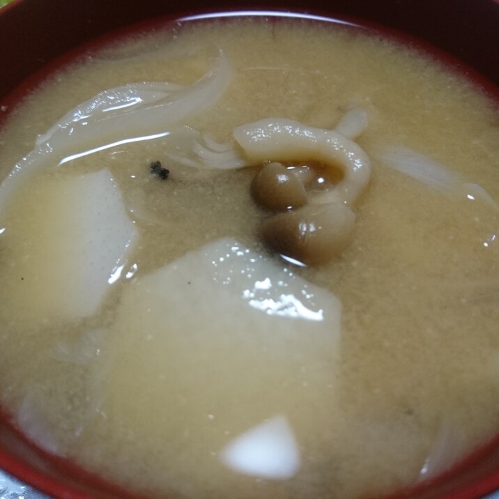 里芋としめじと玉ねぎの味噌汁 レシピ 作り方 By あやめぇ 楽天レシピ 里芋としめじと玉ねぎの味噌汁 レシピ 作り方 By あやめぇ 楽天レシピ